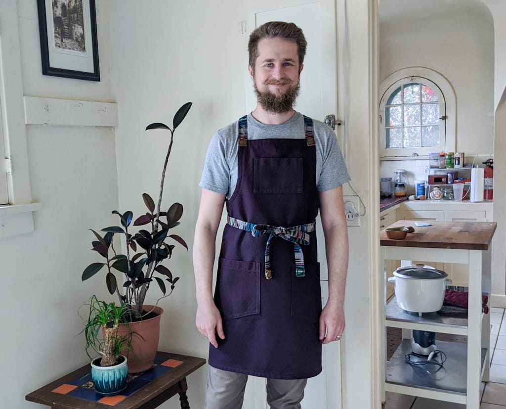 how to make a cross-back apron - stitchinginspace
